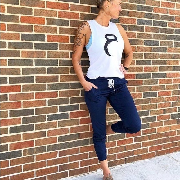 Zyia white kettle moon tank - Picture 4 of 6